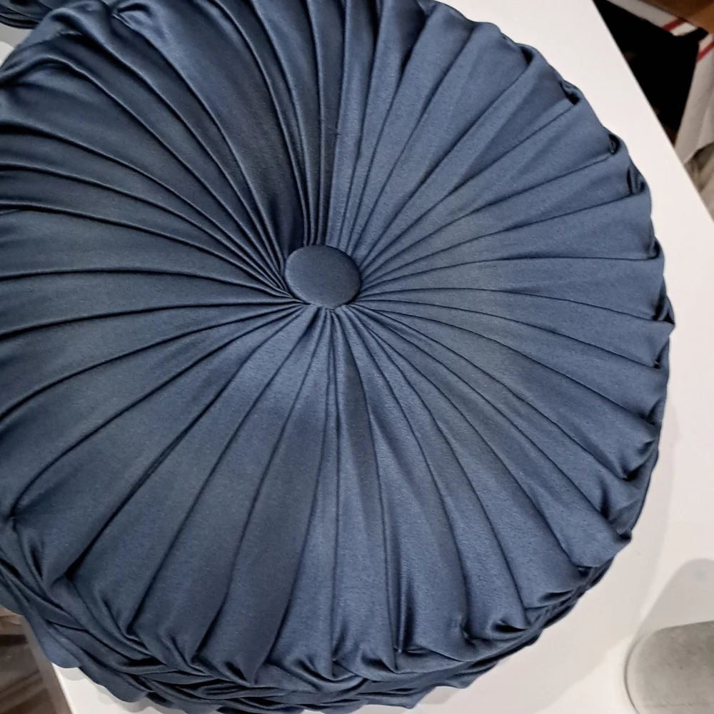J. Queen New York Alexis Tufted Round Decorative Throw Pillow